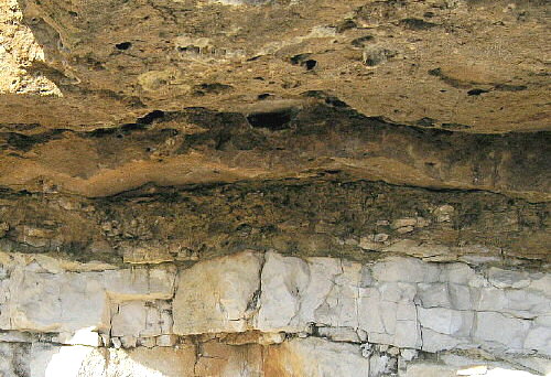 horizon with paleosol (fossil soil)